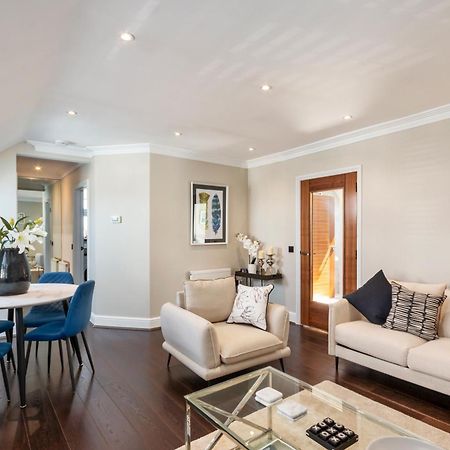 Weybridge - 2 Bed - Parking Apartment ภายนอก รูปภาพ
